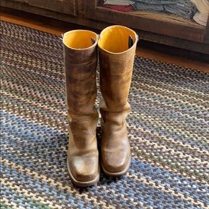 Frye Campus leather boots
